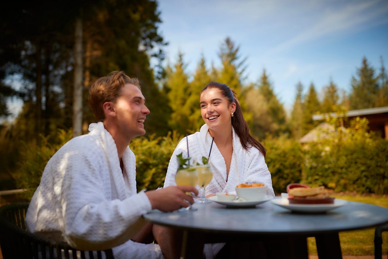couple enjoying lunch outside 